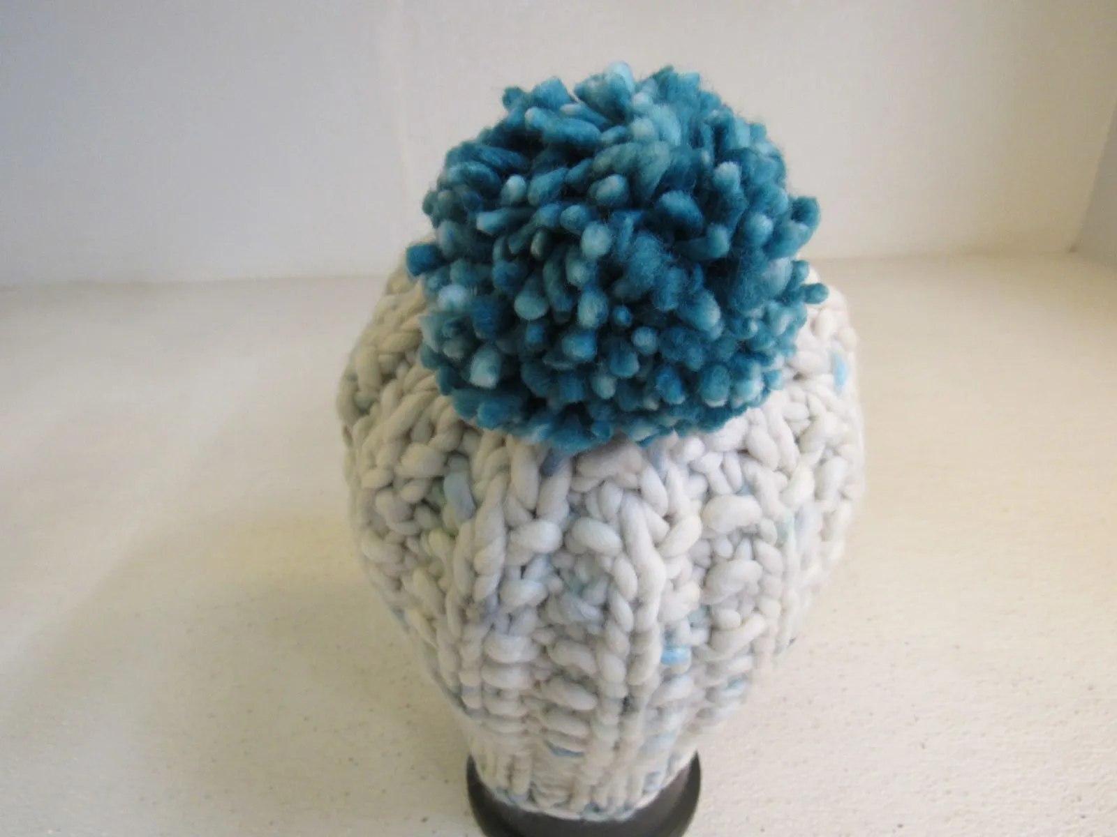 Handcrafted Beanie Hat Cream Teal Pom Pom 100% Merino Female Adult -- New