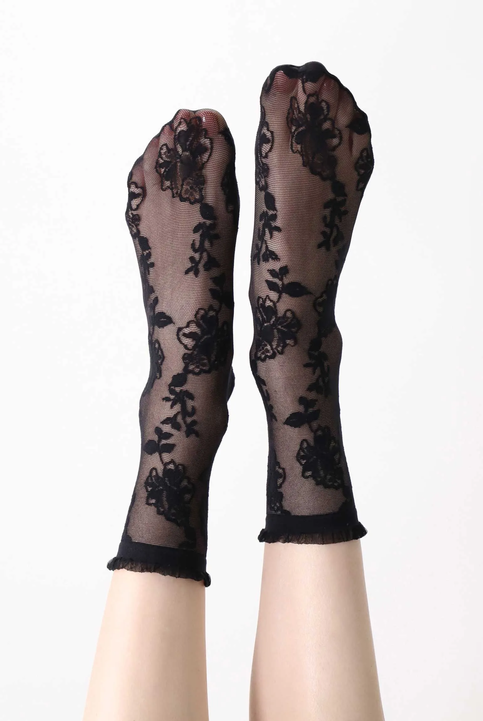 Oroblu Lace Trim Flower Patterned Sheer Crew Socks